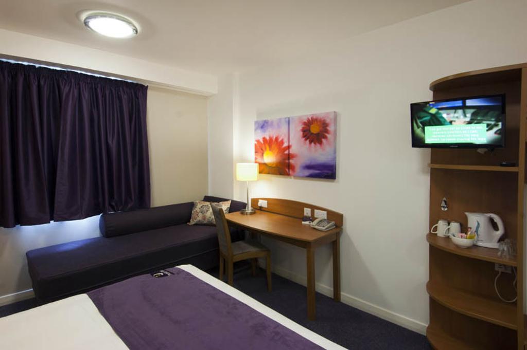 Premier Inn Newcastle Team Valley Ґейтсгед Номер фото