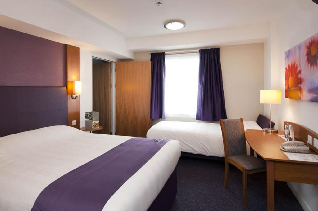 Premier Inn Newcastle Team Valley Ґейтсгед Номер фото